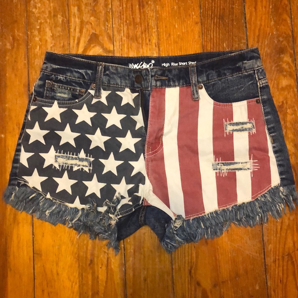 Red, white & blue women’s shorts, size 6/28